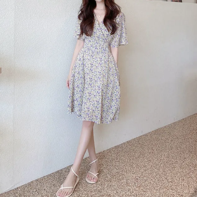 Waisted Short-Sleeved Chiffon V-Neck Floral Dress